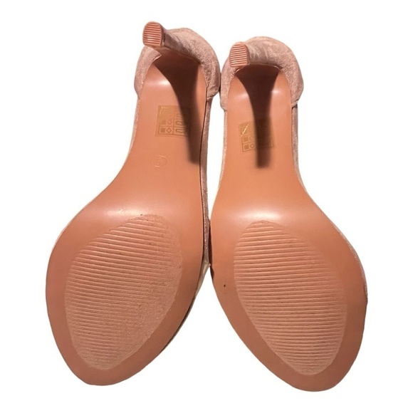 NWOT Miss Lola gold chain and pink stiletto heels - Picture 5 of 7